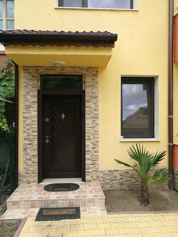 Guest House Karaulanov Elhovo  Exterior photo